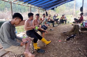 Kebersamaan Kelompok Tani Pu’uhulu Samaturu dalam membuka lahan pertanian